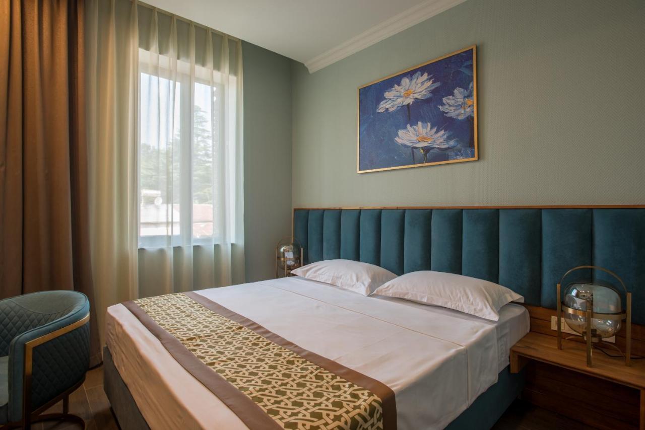Grand Opera Hotel Kutaisi Esterno foto
