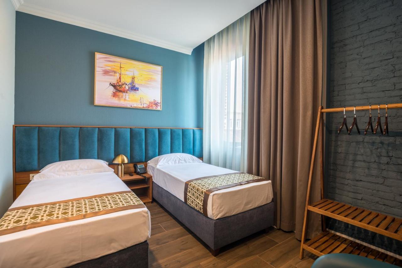 Grand Opera Hotel Kutaisi Esterno foto